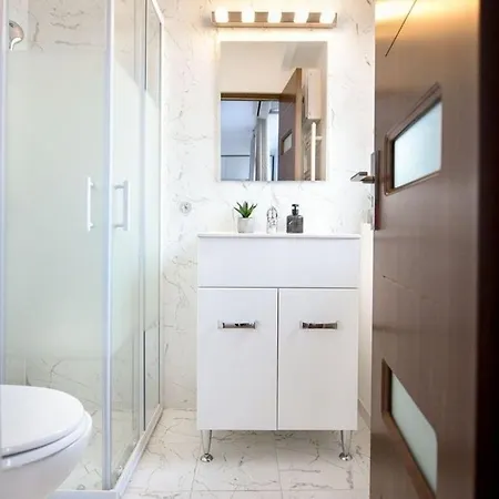 Appartement Pristine White Cozy On Calea Victoriei *