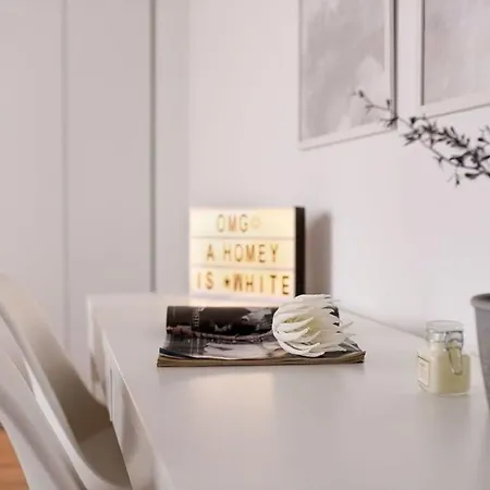 Appartement Pristine White Cozy On Calea Victoriei *